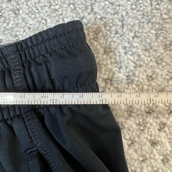 Under Armour Black Loose Fit Athletic Shorts - S - Picture 6 of 8